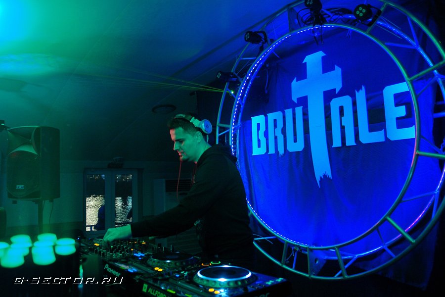 1.10.16 / Brutale Russia