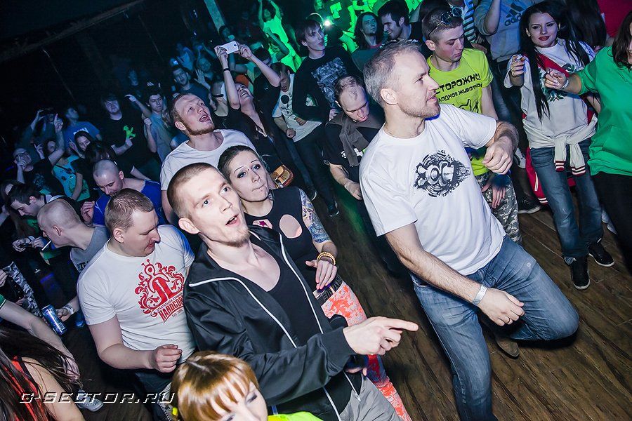 9.03.14 / Neophyte Rec: Bigger Than Ever Moscow /  (2)