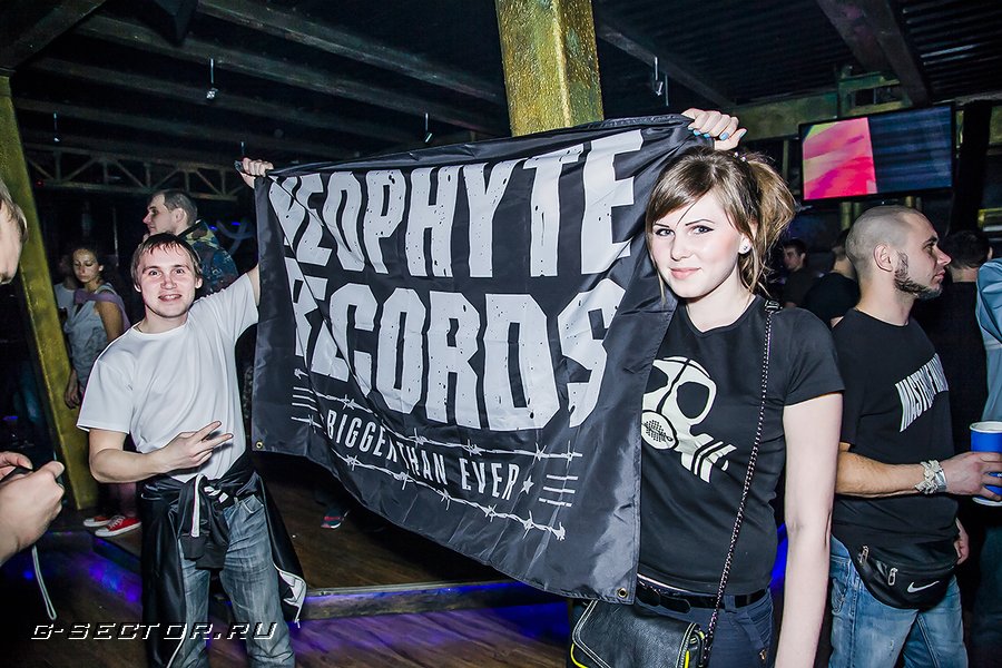 9.03.14 / Neophyte Rec: Bigger Than Ever Moscow /  (2)