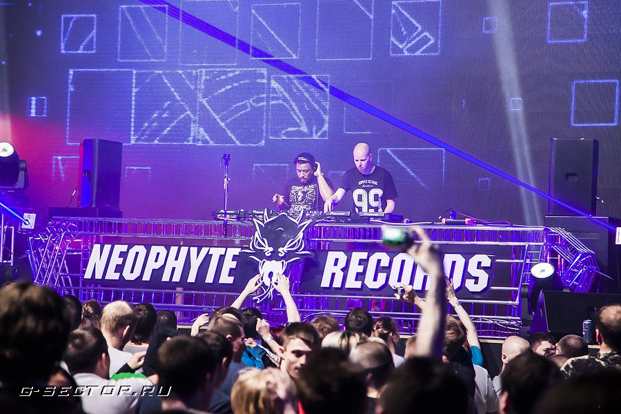 9.03.14 / Neophyte Rec: Bigger Than Ever Moscow /  (2)