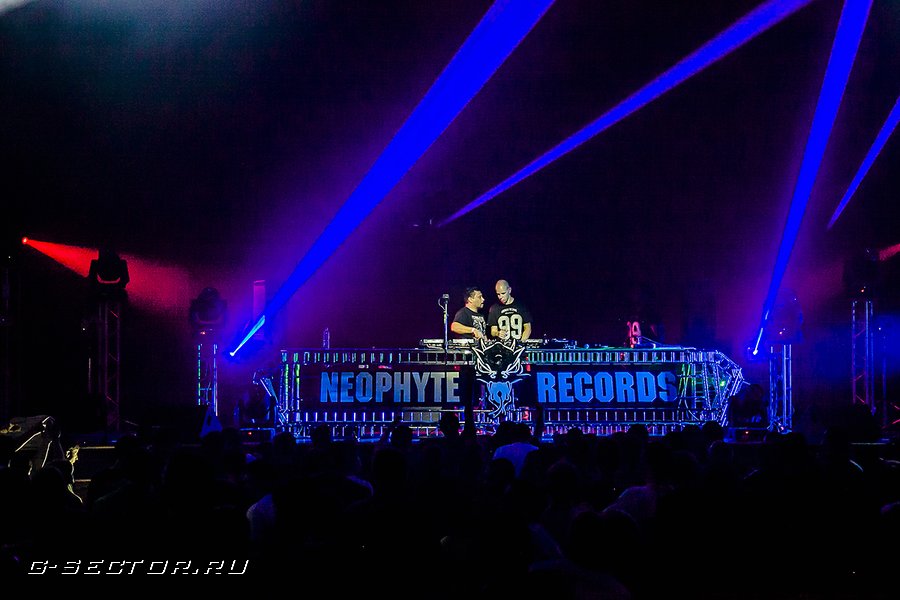 9.03.14 / Neophyte Rec: Bigger Than Ever Moscow /  (2)