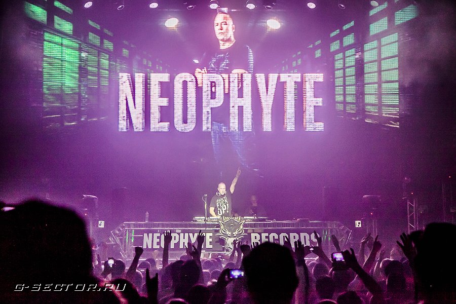 9.03.14 / Neophyte Rec: Bigger Than Ever Moscow /  (2)