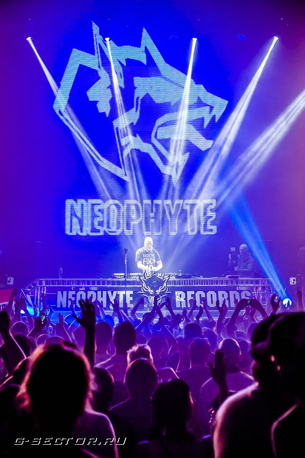 9.03.14 / Neophyte Rec: Bigger Than Ever Moscow /  (2)