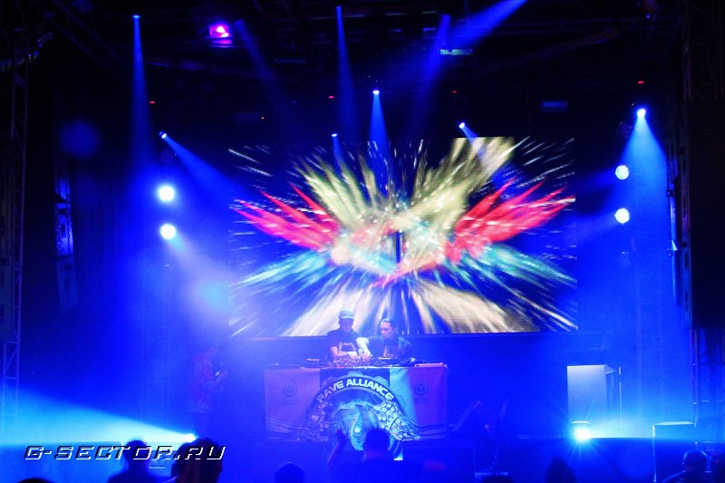 9.02.13 / Rave Alliance /  Hall (3)