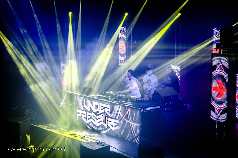 2.11.14 / Under Pressure: Supremacy /  Ray Just Arena